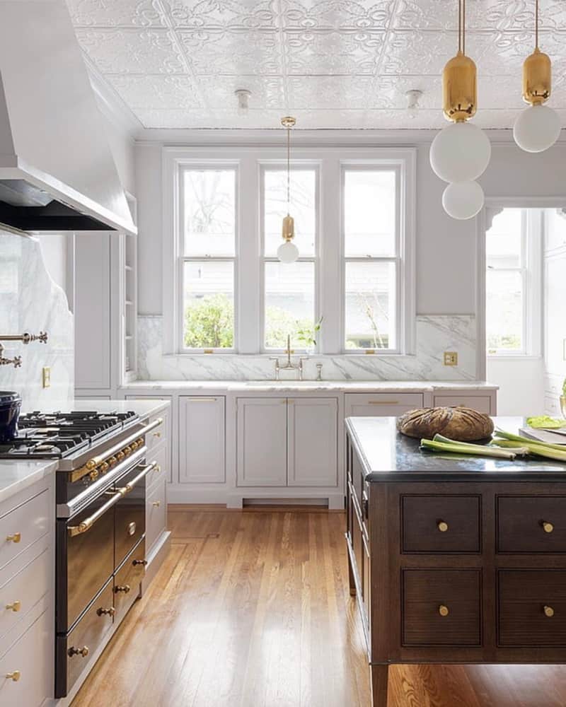 white-and-wood-kitchen-design