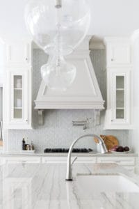 kitchen+remodel+with+macabus+white+quartzite+counters