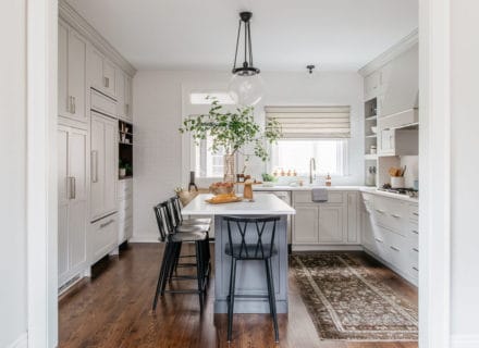light+gray+kitchen+design