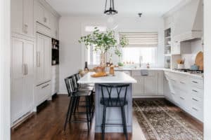 small+kitchen+design+tips+light+gray+kitchen