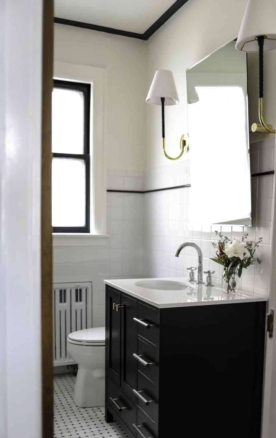 How to Design a Black and White Bathroom that Isn’t Boring